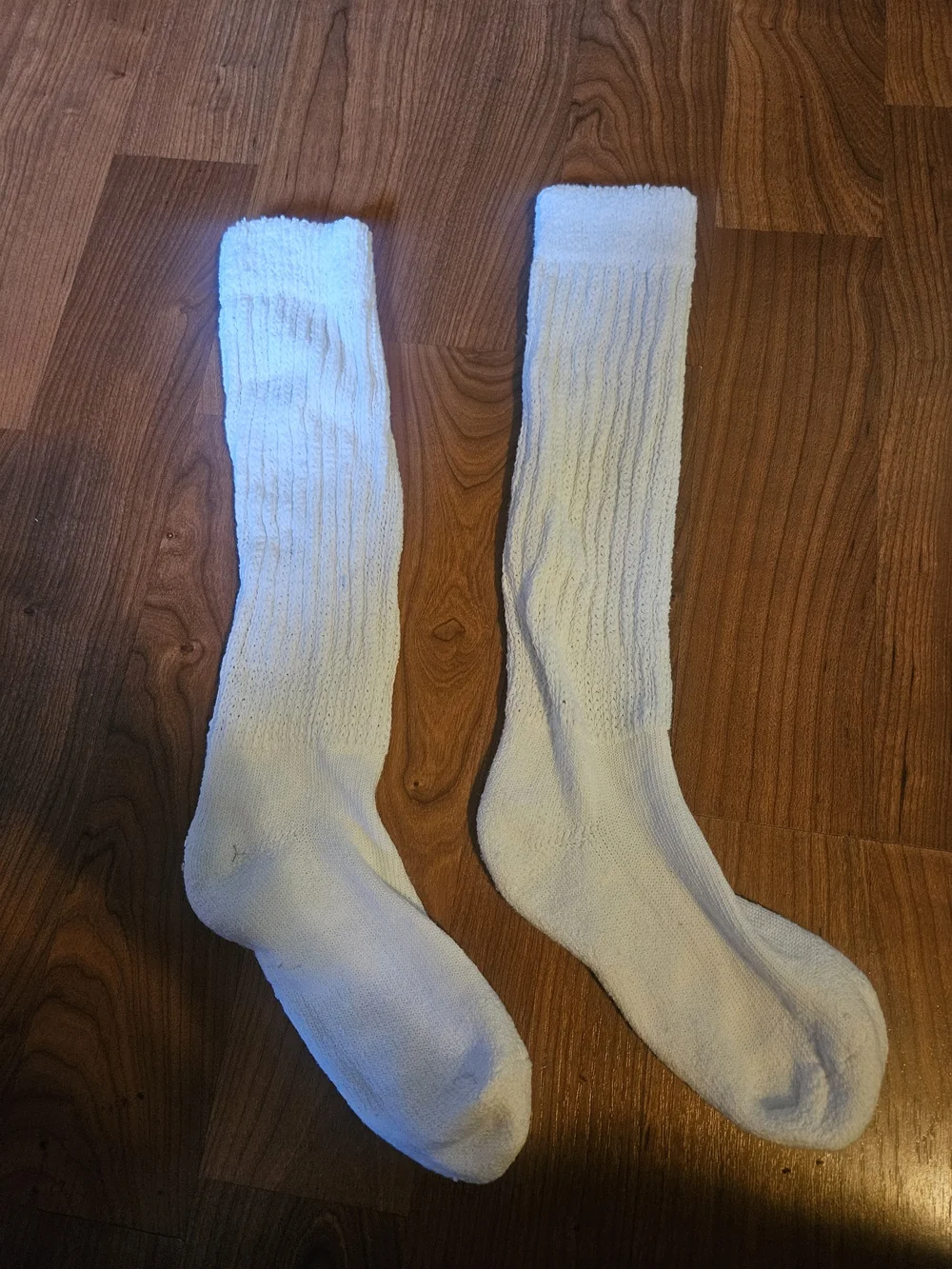 Women's White Pre loved Hooters  Slouch Socks